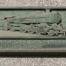 Pamětní deska Odborové organisace strojvůdců na domě Seifertova 571/5 na Žižkově