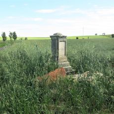 Kříž u polní cesty severně od Dubčan