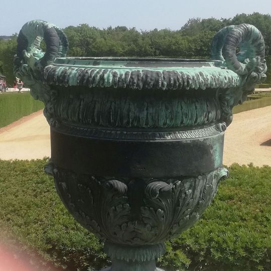 Vase aux satyres