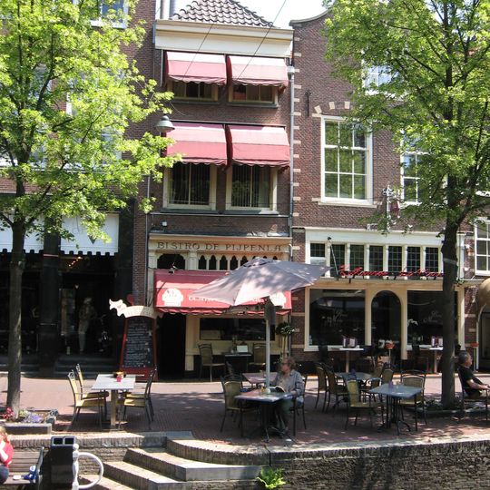 Pand met eenvoudige lijstgevel