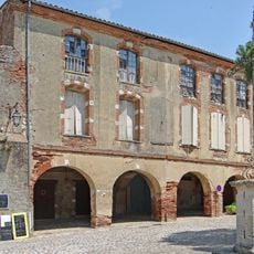 Immeuble, place de la Halle, cad. 610