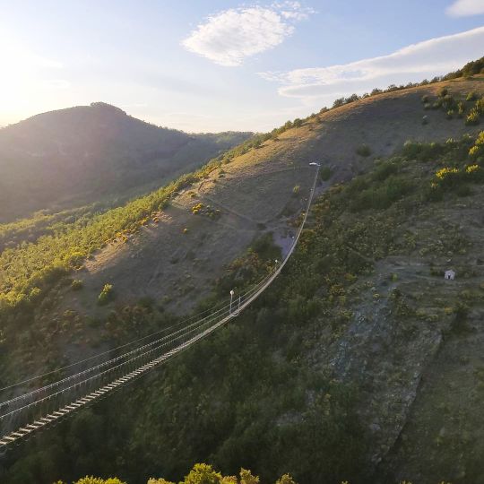 Complesso dei Ponti alla Luna, strada ferrata e costone roccioso di Manca