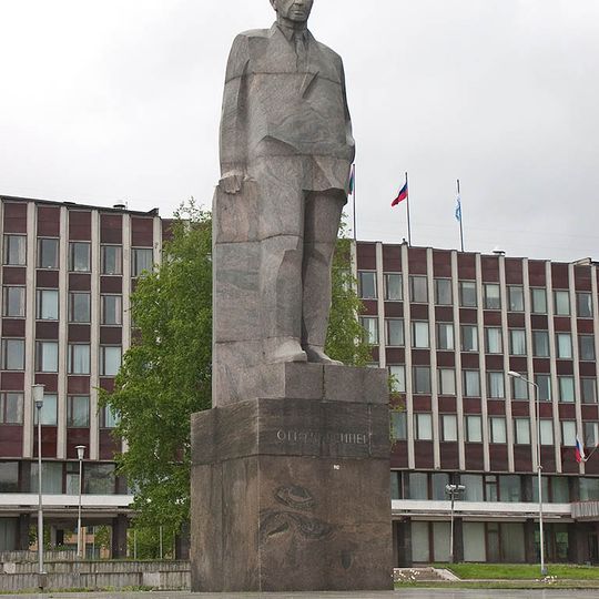 Monument to Otto Wille Kuusinen in Petrozavodsk