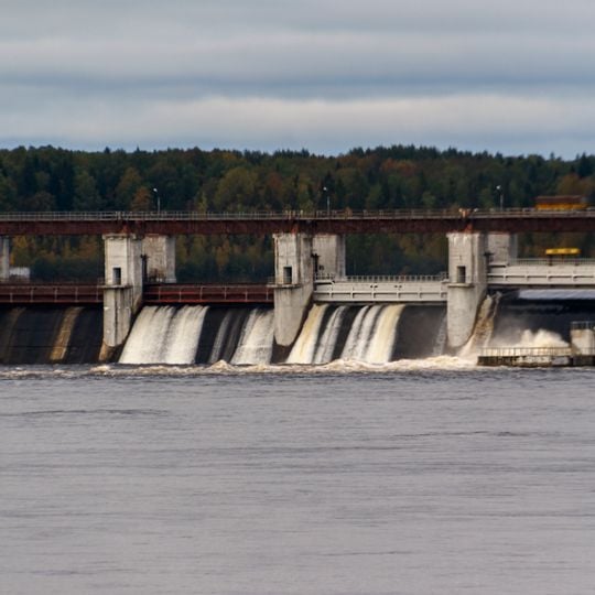 Плотина водосливная