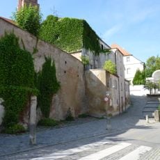 Reste der älteren nördlichen Stadtmauer