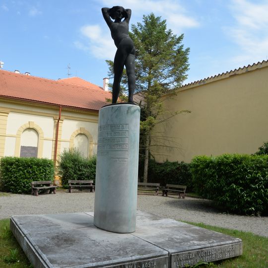 Statue of the young girl in Terezín