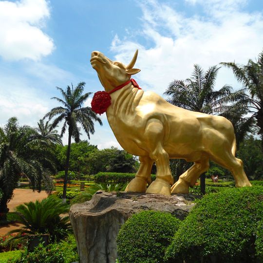 Golden Bull Mountain Ridge Park