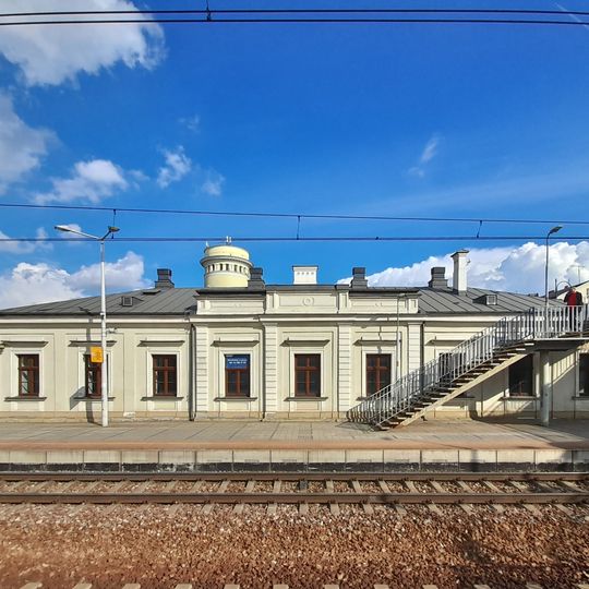 Former residential building at Piotrków Trybunalski train station