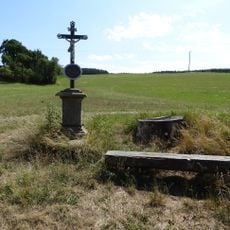 Kříž u Mlýnské stezky západně od Manětína