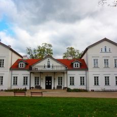 Dwór, Marii Konopnickiej 1 w Łochowie