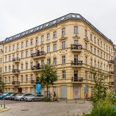 Mietshaus Mainzer Straße 19, Scharnweberstraße 33