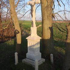 Kříž u silnice na hranici Domamili a Martínkova