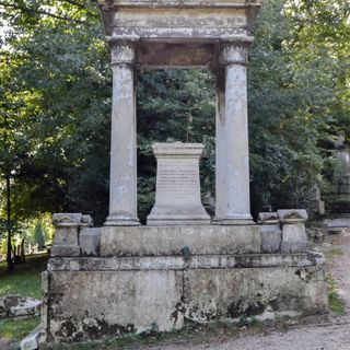 Monument To Vincent Figgins, Nunhead Cemetery