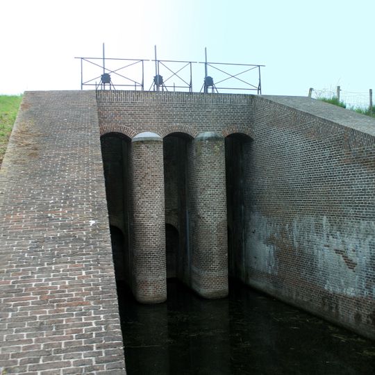 Inundatiesluis Hedikhuizen