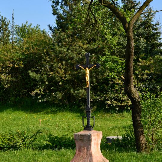 Kříž na rozcestí na východním okraji Hořence