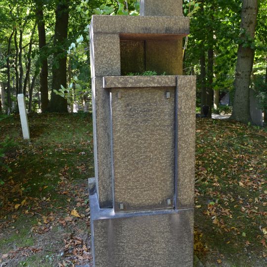 Westerveld: urnenmonument Jacoba van Heemskerck