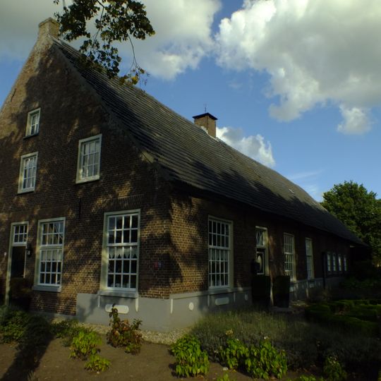 Heuvelstraat 10, Heeswijk-Dinther