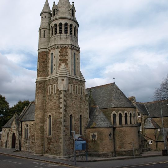 Church of St Mary Immaculate, Gate Piers And Statue Of The Mother And Child