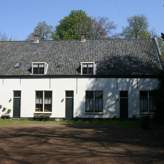 Ter Horst: blok van drie dienstwoningen