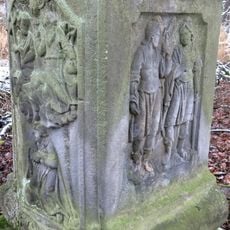 Kříž v lese severně od Hradčan