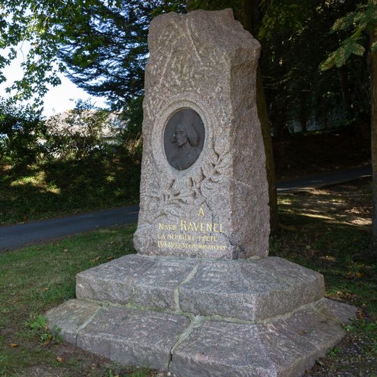 Stèle à Marie Ravenel