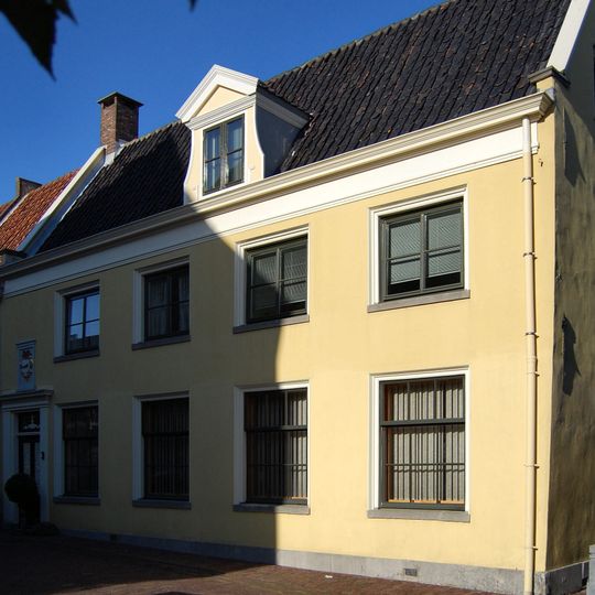 Voormalig predikantenwoning, voormalig raadshuis Oostzaandam
