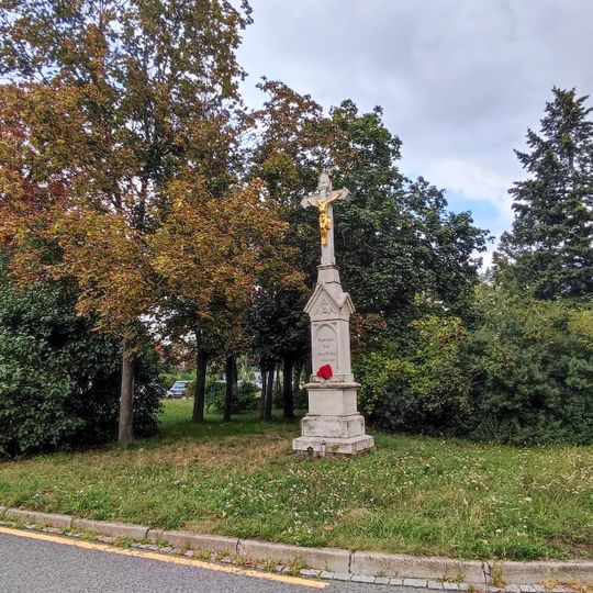 Kříž na Faměrově náměstí v Černovicích