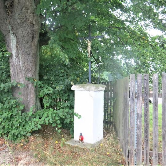 Kříž u silnice v jižní části Dobranova