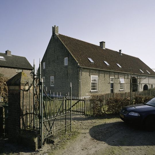 Sprangweg 11, Hoeven