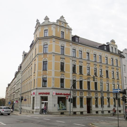 Mietshaus in geschlossener Bebauung in Ecklage Winklerstraße 22