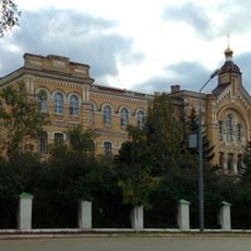 Здание Оренбургского высшего военного авиационного Краснознамённого училища лётчиков