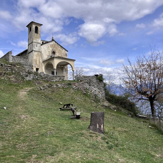 Chiesa di Sant'Eufemia e Giardino del Merlo