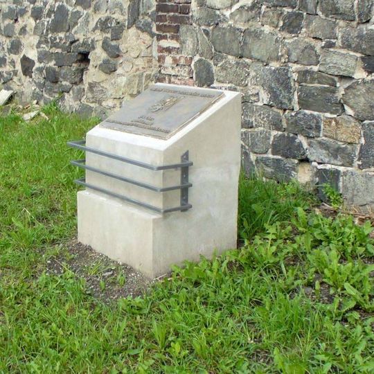 Pomník obětí výbuchu muničního skladu 31.7.1945 v ulici U Cukrovaru v Krásném Březně