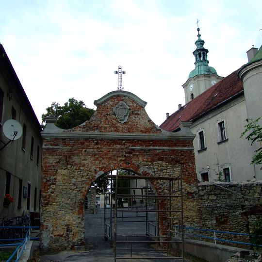 Zespół klasztorny cystersów, XIII/XIV