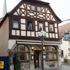 Wohn- und Geschäftshaus