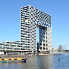 Pontsteiger building