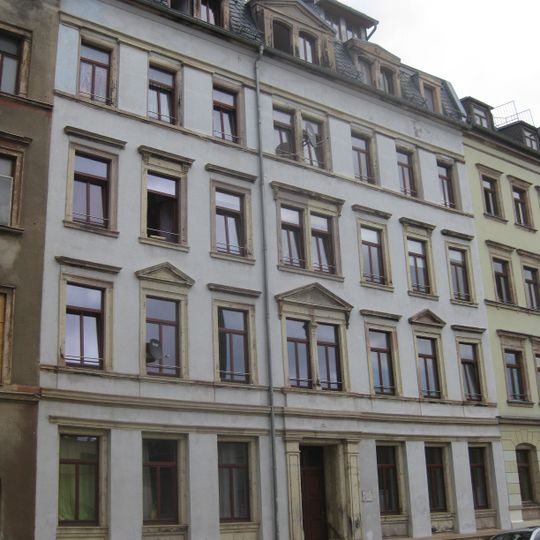 Mietshaus in geschlossener Bebauung Lessingstraße 9