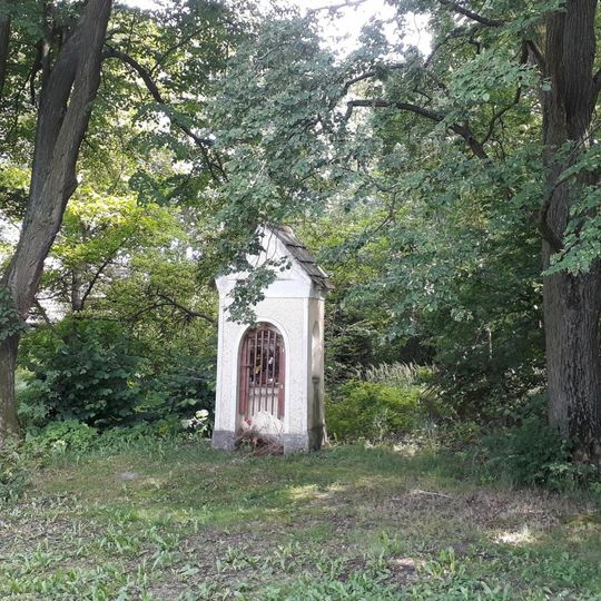 Kaplička západně od Ponědrážky