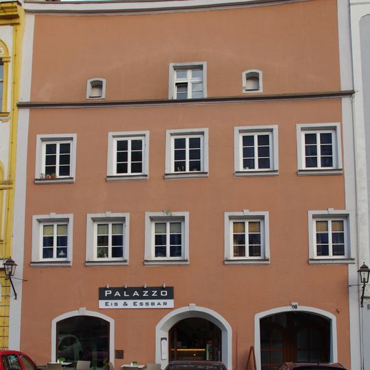 Ehemalige Hufschmiede, jetzt Wohn- und Geschäftshaus