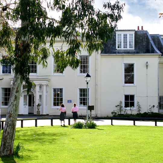 West Hill Park School