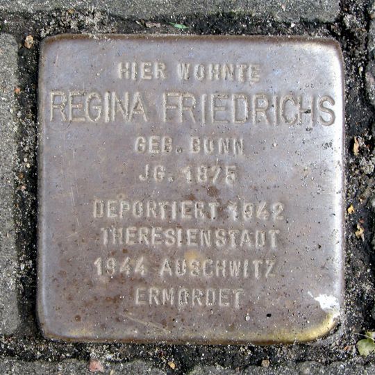 Stolperstein en memoria de Regina Friedrichs