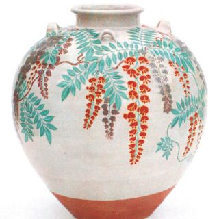 Tea-leaf Jar with a design of wisteria