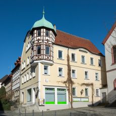 Wohn- und Geschäftshaus