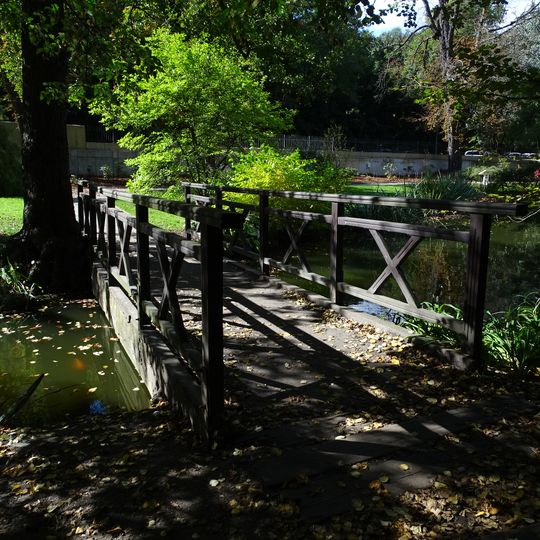 3. lávka přes Malou Rokytku v botanické zahradě Malešice