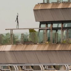 Der Mensch zwischen Himmel und Erde