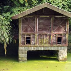 Nijenrode: eendenhuis