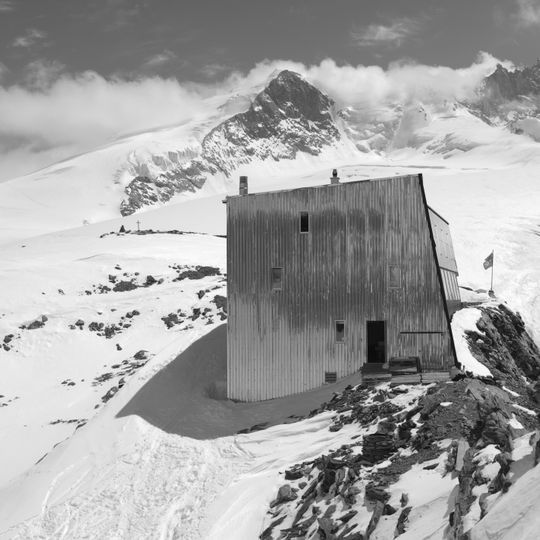 Tracuit Hut