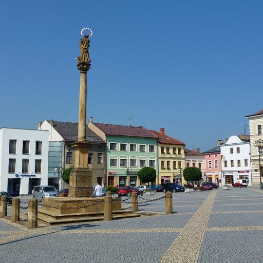 Sloup se sochou Panny Marie Immaculaty