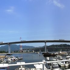 東洋大橋