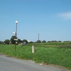 Kříž nad Meclovem u silnice